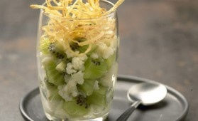 TARTARE DE KIWI AU CRABE ET AU CÉLERI FRIT TARTARE DE KIWI AU CRABE ET AU CÉLERI FRIT