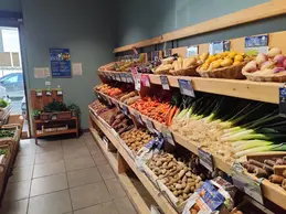 84-biocoop-marseille-endoume-magasin-bio-poireau-carotte-pomme-de-terre-patate-fruit-legume-saison.webp