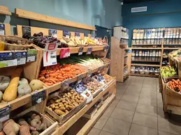 84-biocoop-marseille-endoume-magasin-bio-potiron-courge-carotte-fruit-legume-saison.webp