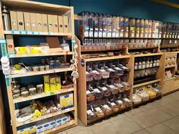 84-biocoop-marseille-endoume-magasin-bio-vrac-epice-contenant-prix-engage-commerce-equitable.webp